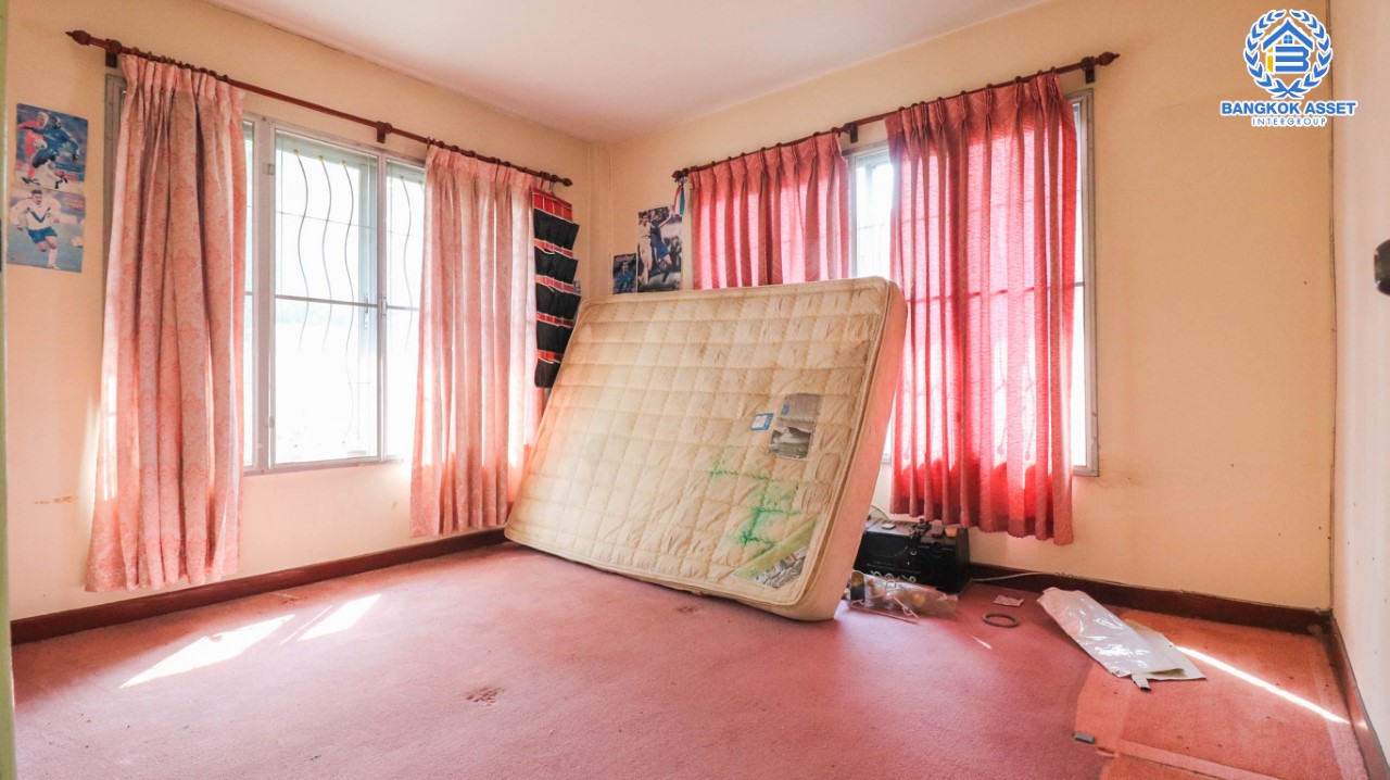 *****บ้านเดี่ยวมือสอง ม.ดิสคอฟเวอรี่เพลส รังสิต-นครนายก บ้านเดี่ยวหลังมุม บรรยากาศร่มรื่น น่าอยู่ บนเนื้อที่ 56.3 ตร.ว. 3 ห้องนอน 2 ห้องน้ำ 2 ที่จอดรถ พร้อมเข้าอยู่ได้เลย บนทำเลที่เชื่อมต่อถนนรังสิต-นครนายก, คลอง4 ใกล้ห้างสรรพสินค้าฟิวเจอร์พาร์ครังสิต